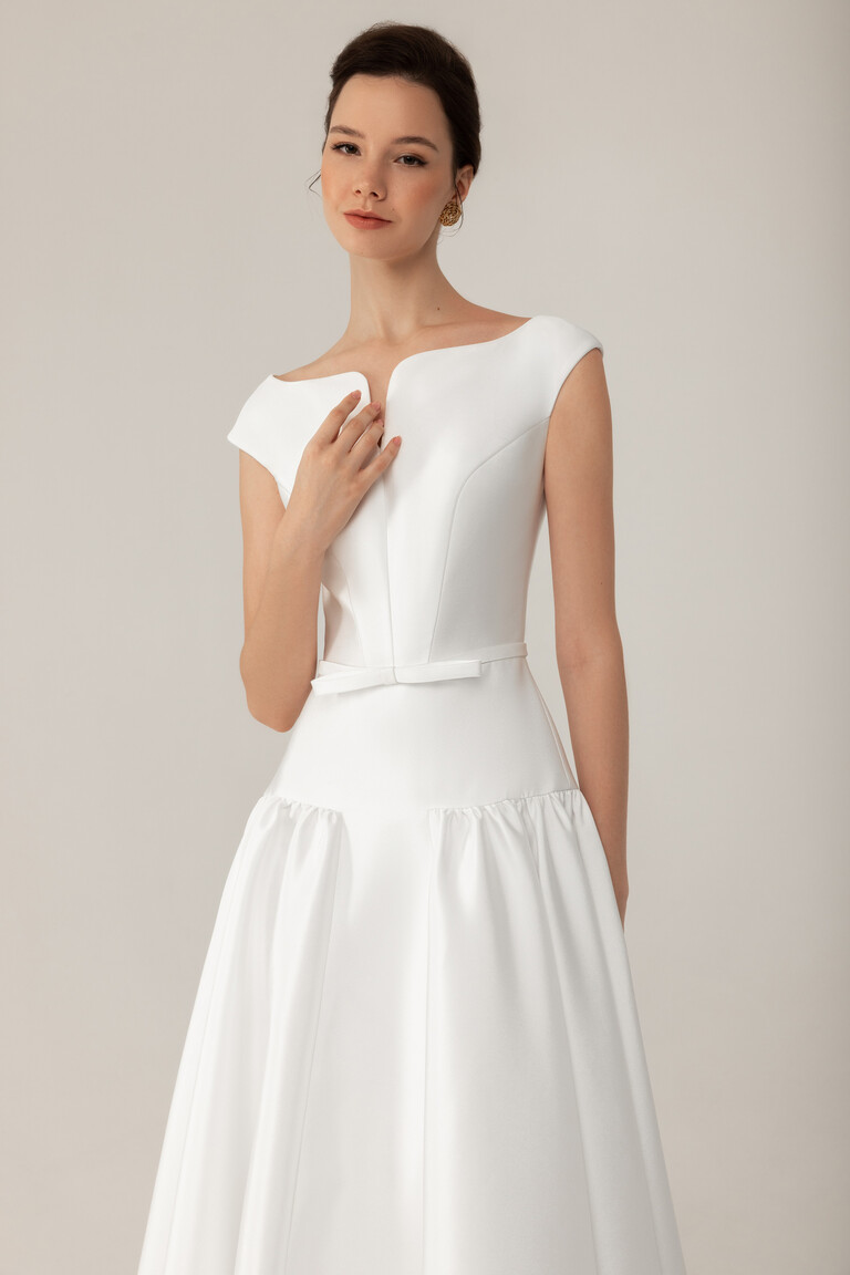 Весільна сукня Ліка з мікадо та декольте-човником