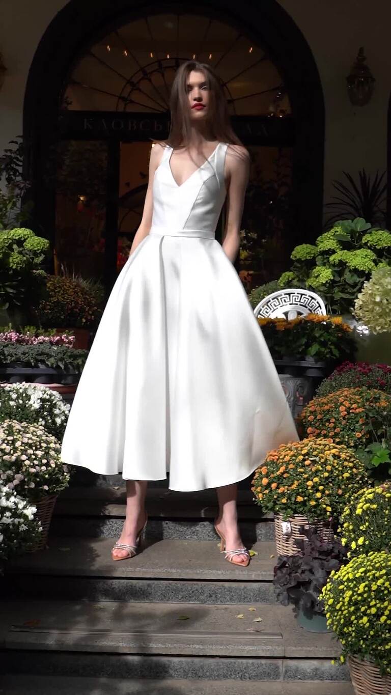 Весільна сукня Глорія з мікадо та шнурівкою на спинці