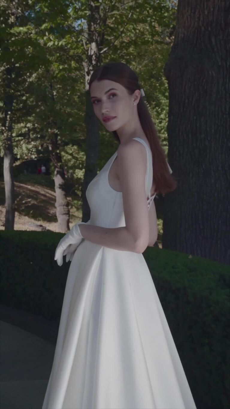 Весільна сукня Глорія з мікадо та шнурівкою на спинці