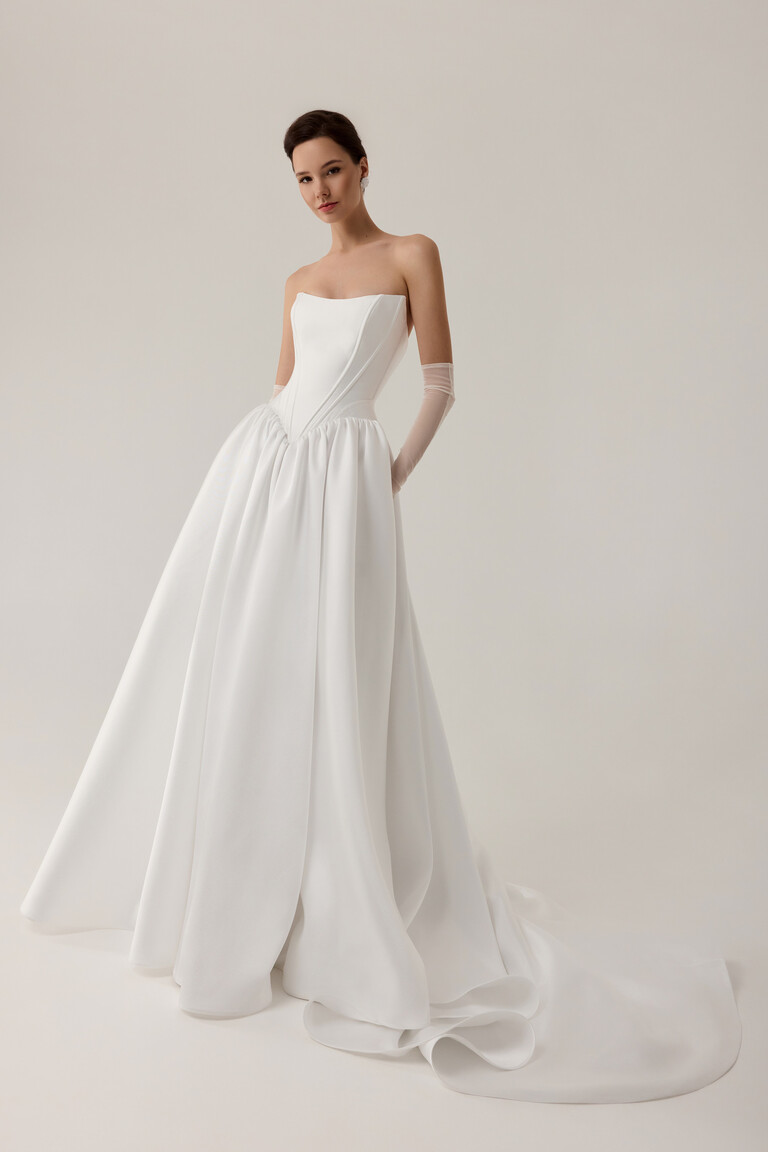 Весільна сукня Фейт з корсетом та пишною спідницею зі шлейфом