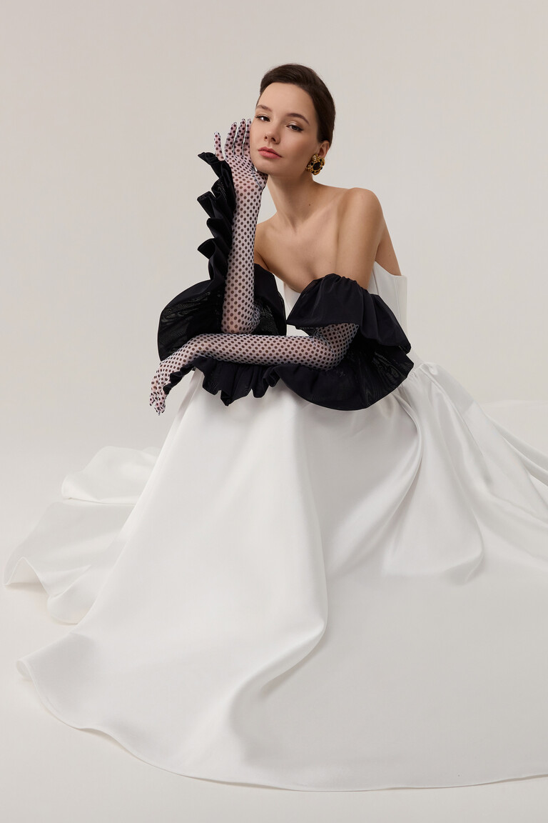 Весільна сукня Фейт з корсетом та пишною спідницею зі шлейфом