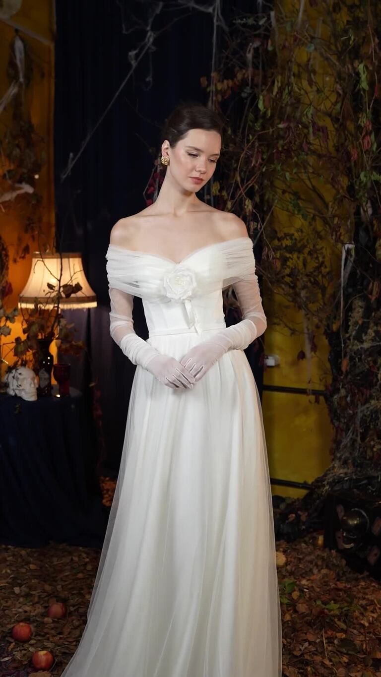 Весільна сукня Роуз з корсетом та драпіруванням-шаллю